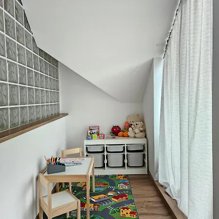 アパート Brick House