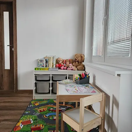 Brick House アパート ポプラト